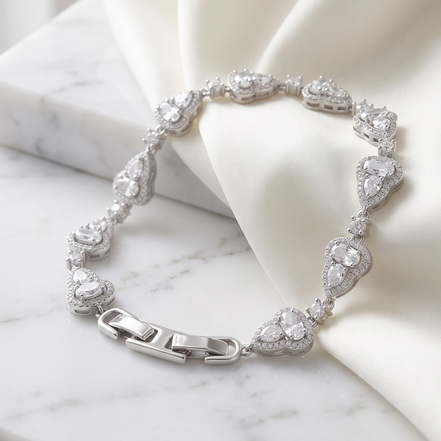 Gourd-Shaped / Double-Lobed CZ Link Tennis Bracelet