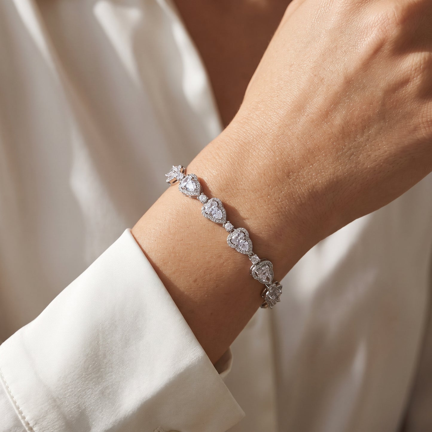 Gourd-Shaped / Double-Lobed CZ Link Tennis Bracelet